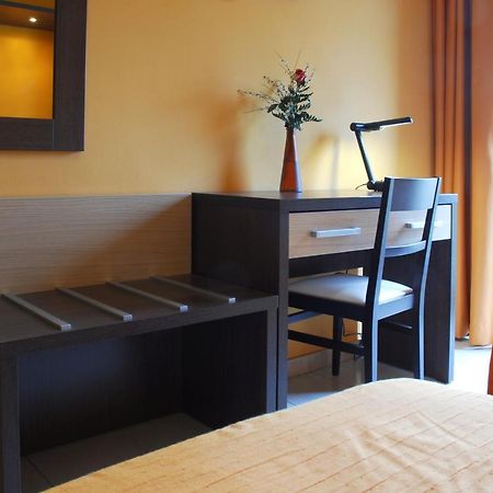 Hotel Michelangelo Teramo Bagian luar foto