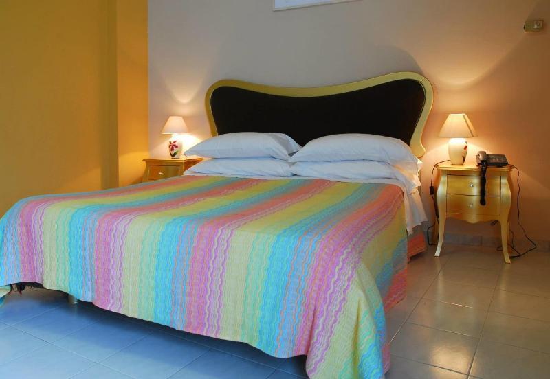 Hotel Michelangelo Teramo Bagian luar foto