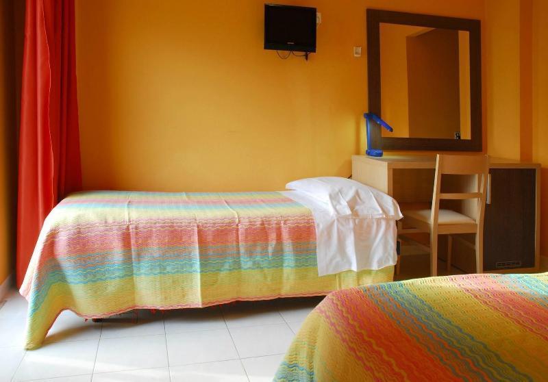 Hotel Michelangelo Teramo Bagian luar foto