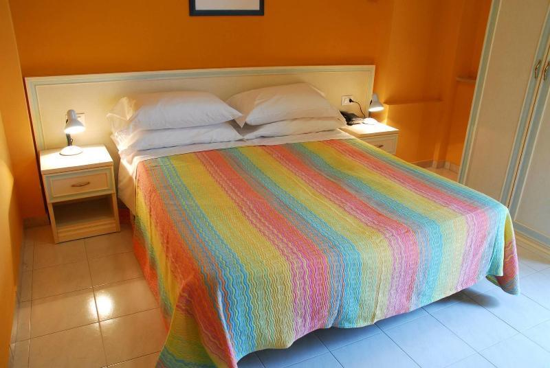 Hotel Michelangelo Teramo Bagian luar foto