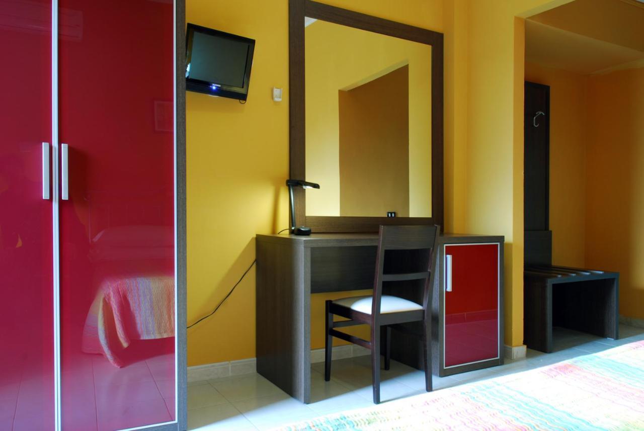 Hotel Michelangelo Teramo Bagian luar foto