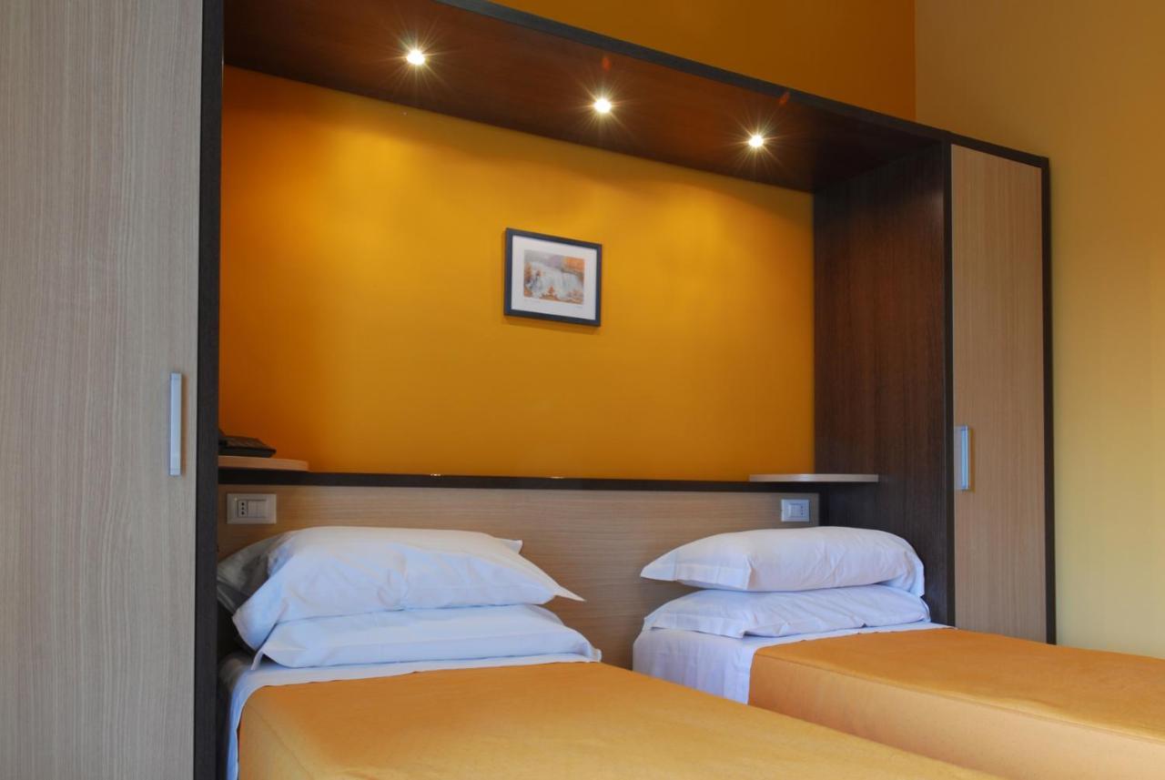 Hotel Michelangelo Teramo Bagian luar foto