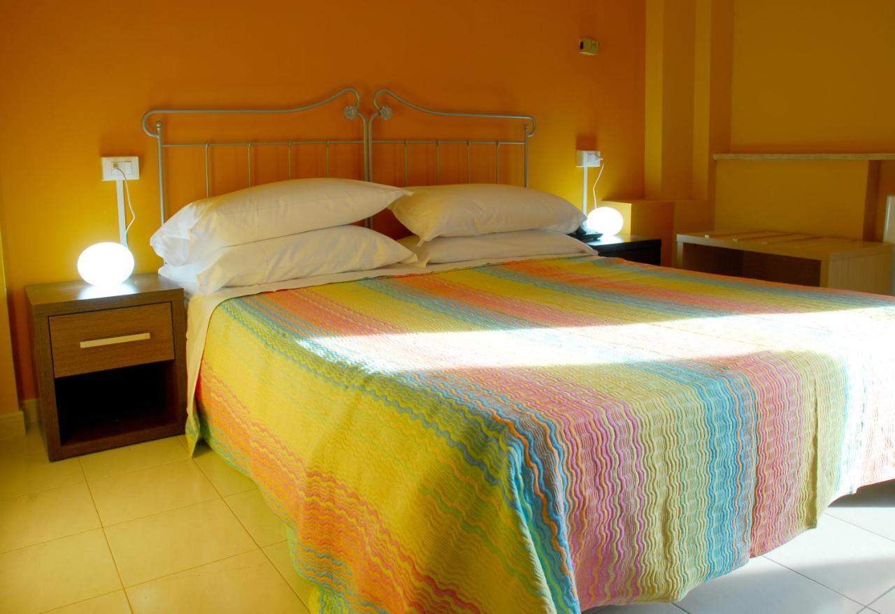 Hotel Michelangelo Teramo Bagian luar foto