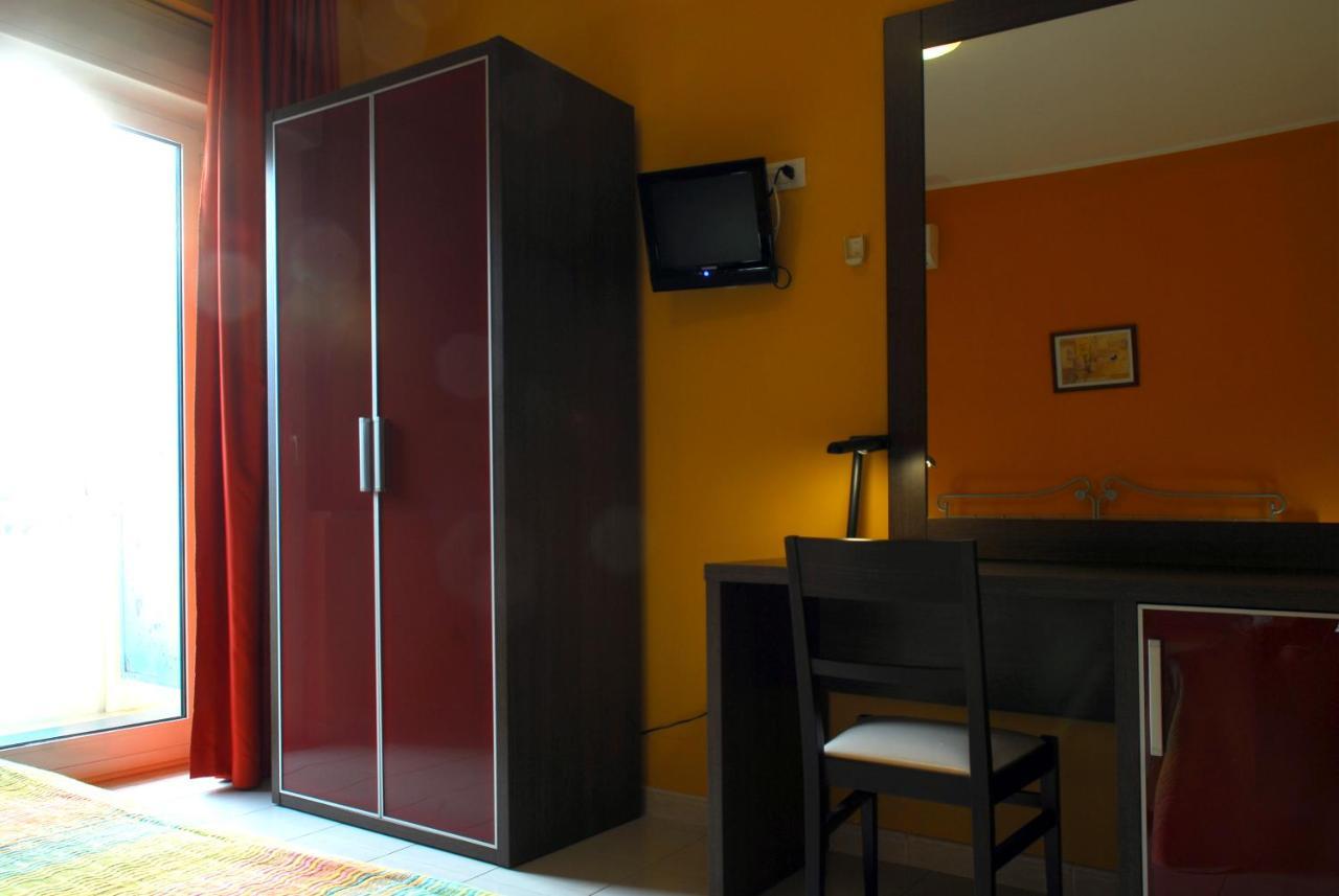 Hotel Michelangelo Teramo Bagian luar foto