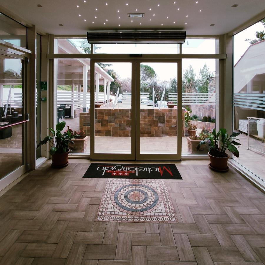 Hotel Michelangelo Teramo Bagian luar foto